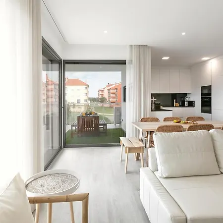 Consolacao Wave House * アトウギア・ダ・バレイア