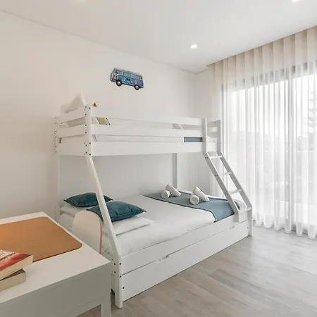 Consolacao Wave House * Atouguia Da Baleia